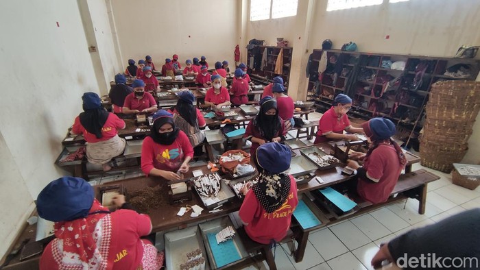 Bos Rokok Desak Dirjen Bea Cukai Lakukan Ini