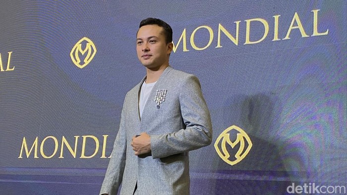 Nicholas Saputra Unggah Foto, Netizen Heboh! Inilah Sebabnya