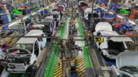 Tarif Trump Ancam Produksi Mobil: 1,5 Juta Unit Hilang 2025?