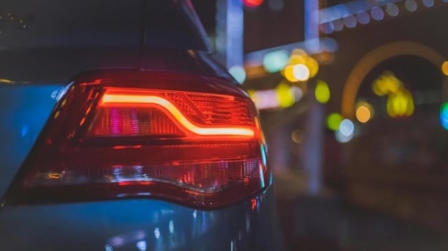 7 SUV Boros BBM? Spesifikasi, Harga & Tips Hemat!