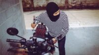 Aksi Brutal Massa Depok: Maling Motor Dipergoki Korbannya