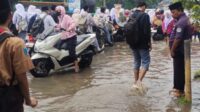 Banjir Bandang Terjang Pesantren Darul Ulum Jombang: Kisah Pilu Hujan Deras