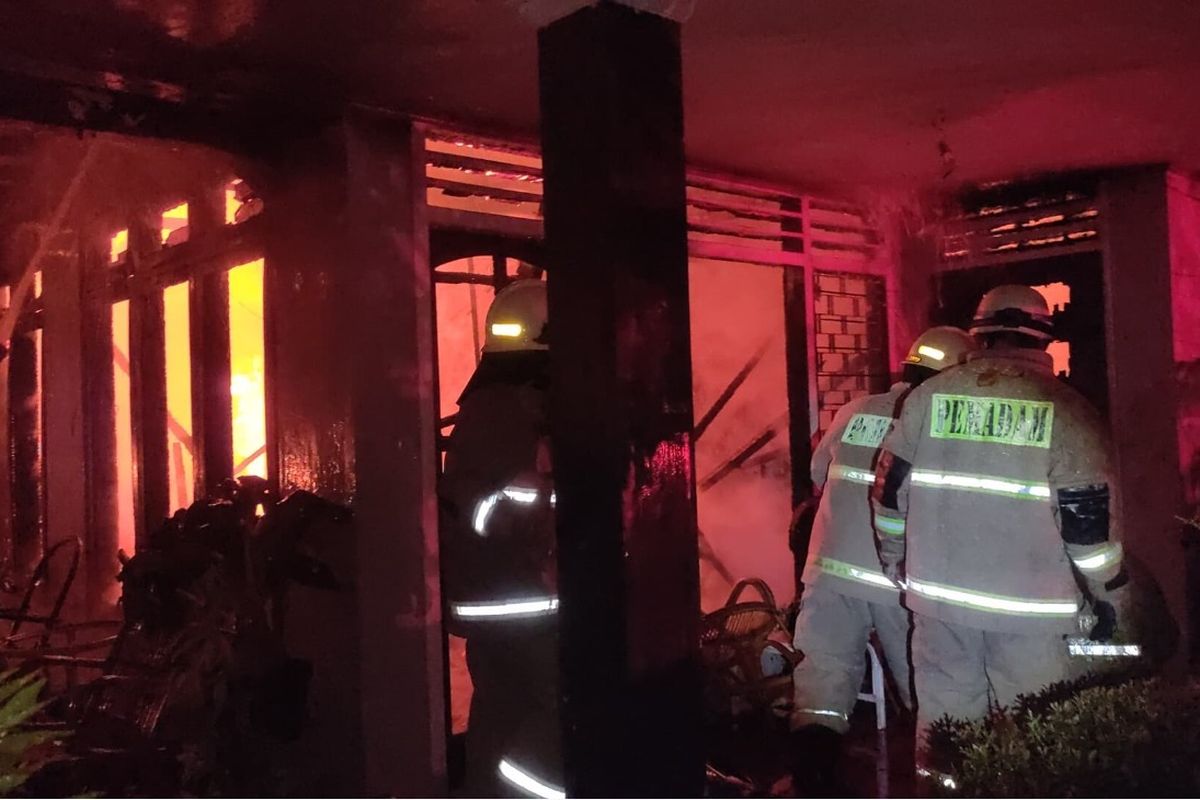 Kebakaran Hebat Kramat Jati: 1 Rumah 3 Kios Hangus Terbakar