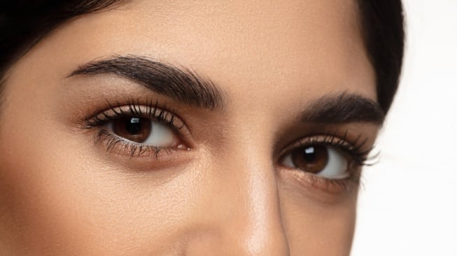 Rahasia Bulu Mata Lentik & Tebal: 5 Serum Terbaik Pilihan Ahli
