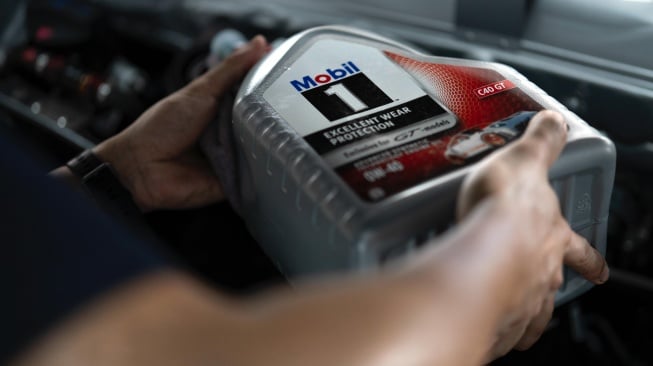 Rahasia Mesin Awet: Ganti Oli Mobil Rutin, Tips & Trik Mobil Lubricants