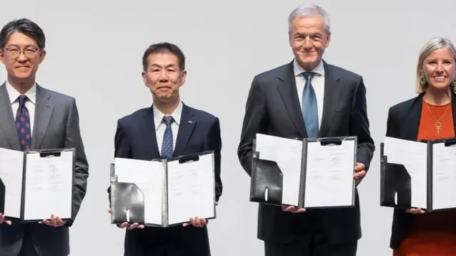Raksasa Truk Dunia Terbentuk: Daimler, Toyota, Fuso, Hino Bersatu