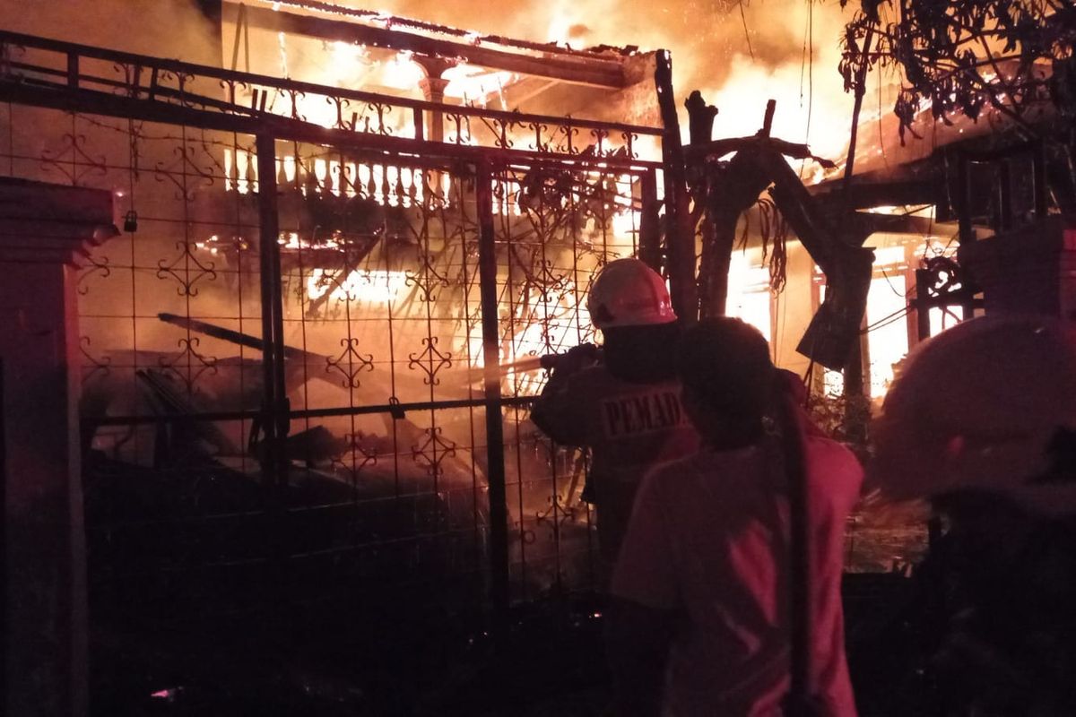 Tragedi Kebakaran Kramat Jati: Korsleting Listrik Hancurkan Rumah dan Kios