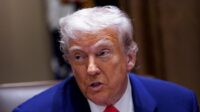 Trump_Desak_Israel_Tunda_Serangan_ke_Fasilitas_Nuklir_Iran Trump Desak Israel Tunda Serangan ke Fasilitas Nuklir Iran