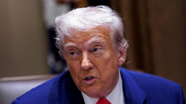 Trump Desak Israel Tunda Serangan ke Fasilitas Nuklir Iran