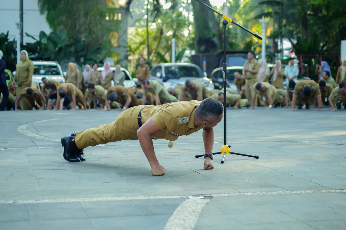 Wali Kota Bogor Tantang ASN Push Up, Kinerja Belum Optimal